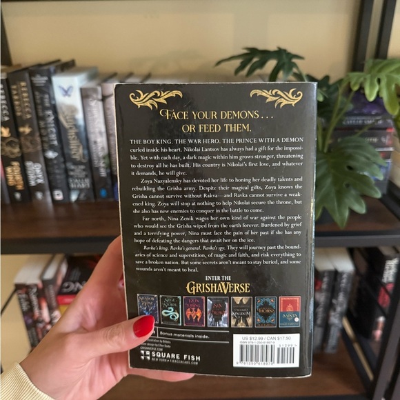 King of Scars by Leigh Bardugo - Picture 2 of 2